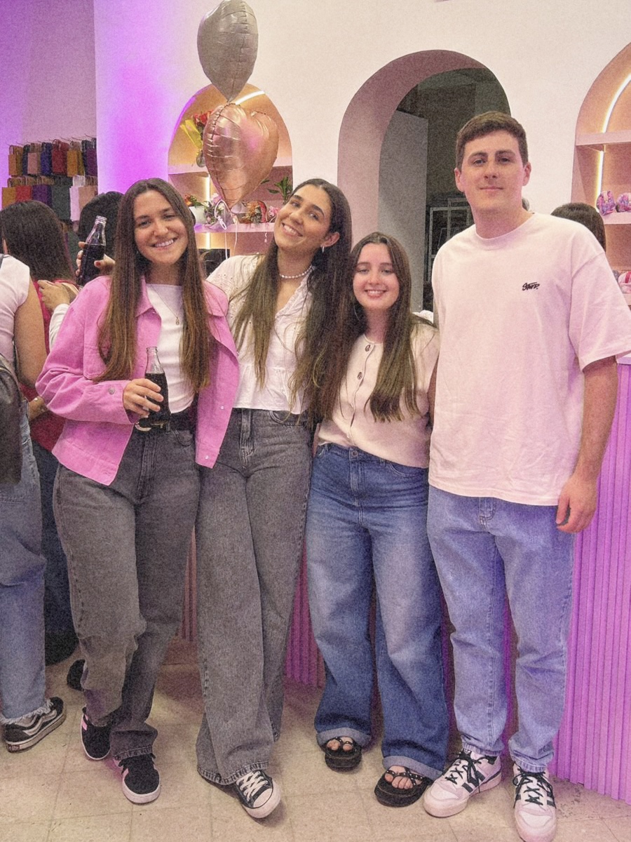 Edited in Tezza with: VINYL, Brillo, & Temperatura