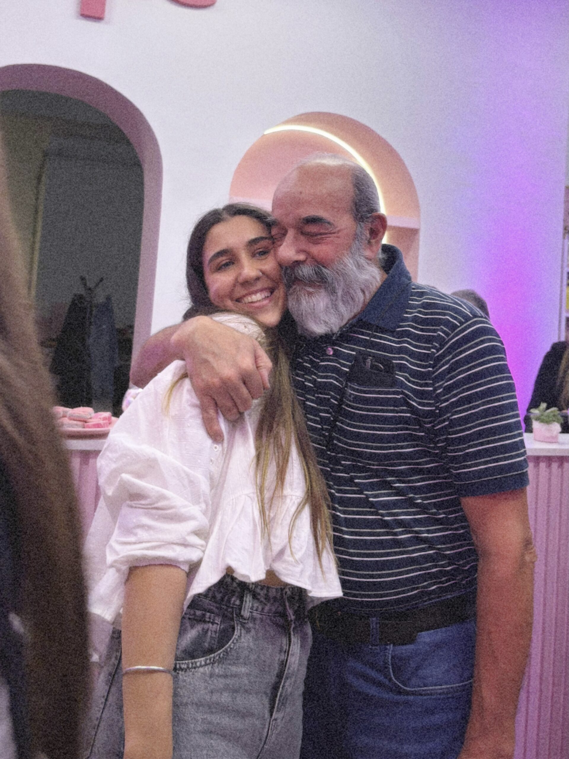 Edited in Tezza with: VINYL, Brillo, & Temperatura