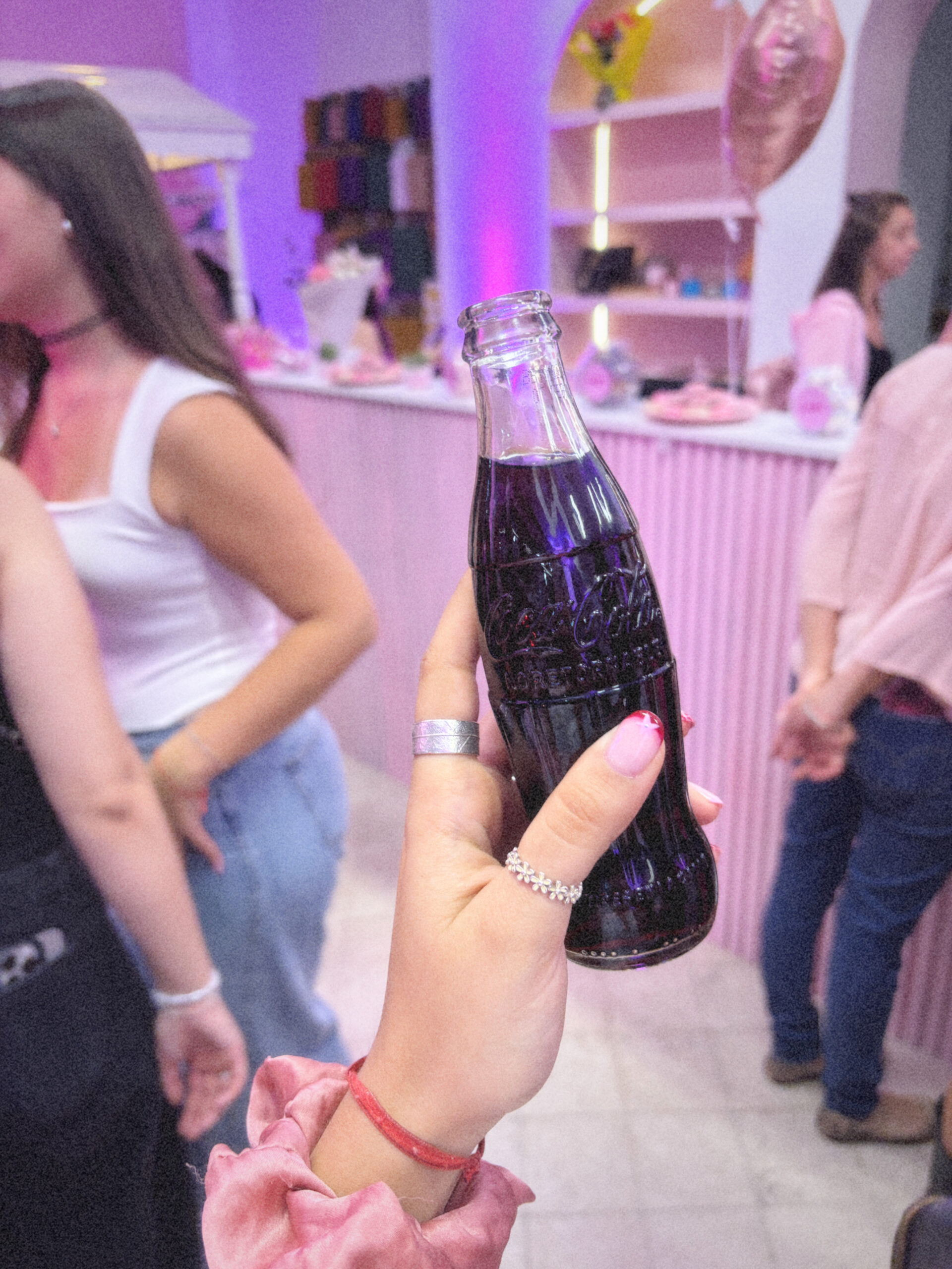 Edited in Tezza with: VINYL, Brillo, & Temperatura